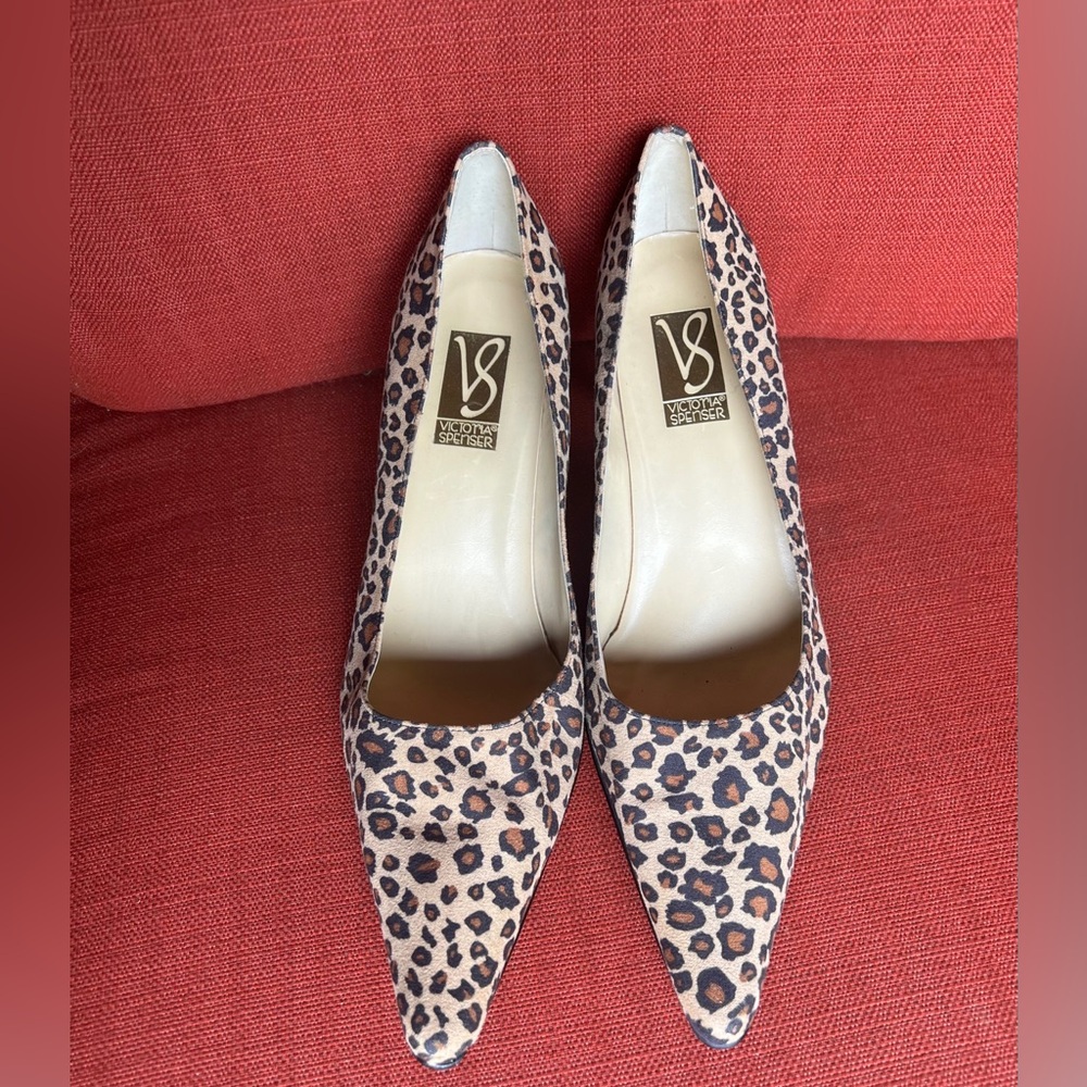 WOMENS VICTORIA SPENSER SHOES SIZE 10 M  WITH 2 3/4" HEEL LEOPARD PRINT